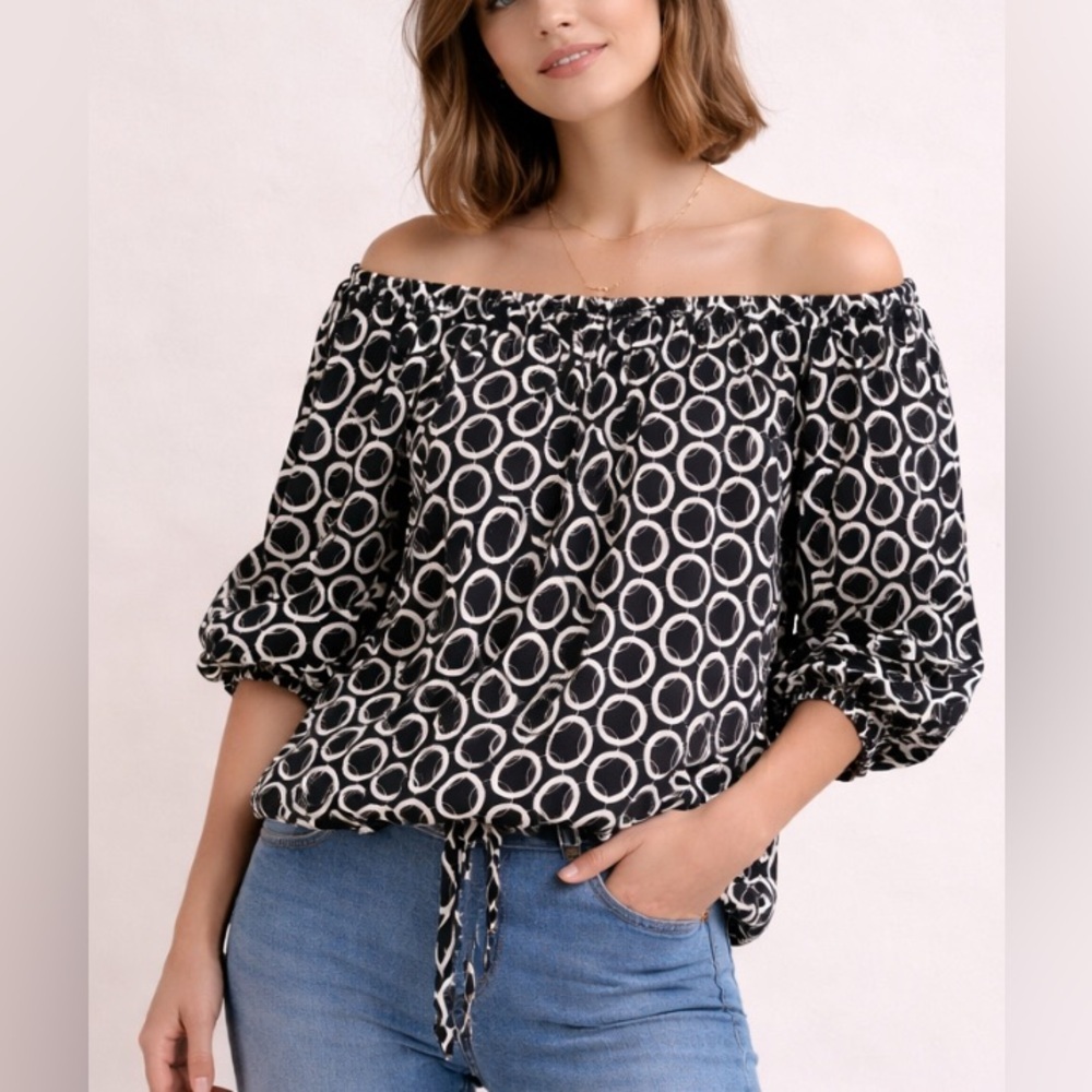 ✨ Coco Bianco Black & White Abstract Off Shoulder Blouse Size Small NWT ✨